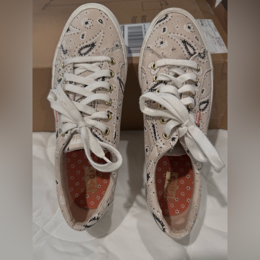 PRICE REDUCED!! $20. Keds Cream Canvas Sneakers